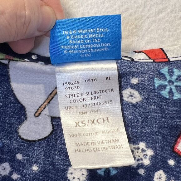 Women’s Frosty The Snowman Scrub Top Xtra Small V-Neck Pockets Blue Snowflakes - Picture 3 of 7